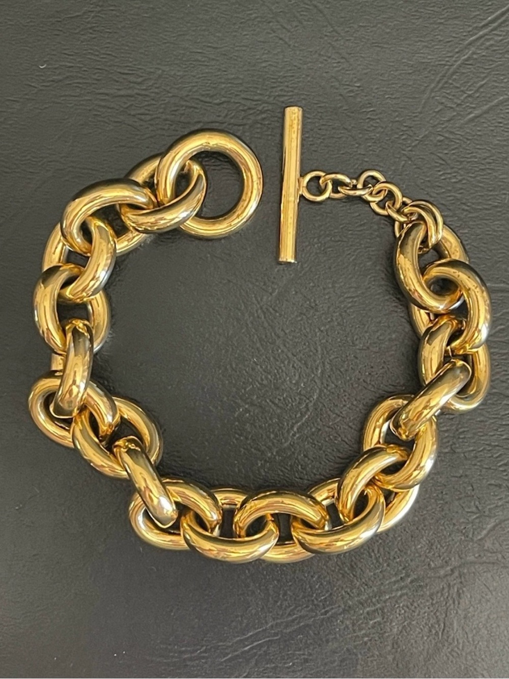 Italy 18KT gold plated Chunky chain Toggle clasp Bracelet.